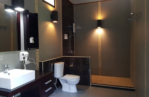 Samut Songkhram Hotel | The Grace Amphawa Resort