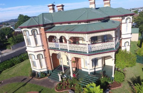 Devonport Bed & Breakfast | The Grand On Macfie