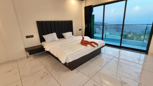 Mahabaleshwar Cabin | The grange Lake view