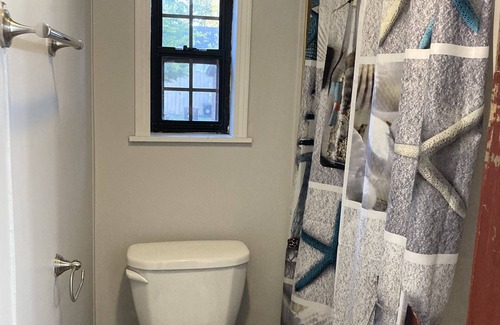 Put-in-Bay Cabin | The Great Escape Cabin 3 Full Linens Provided 4 Bedrooms sleeps 12