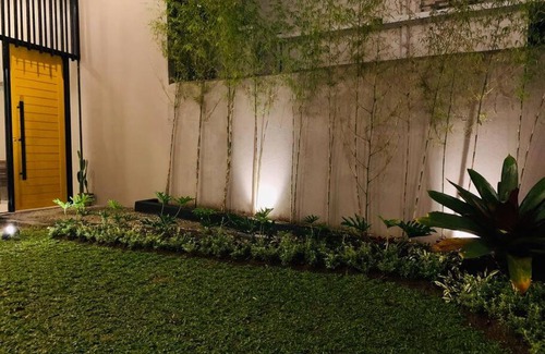 Buck Estate Apartment | The Great Molave DELUXE ROOM