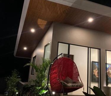 Buck Estate Apartment | The Great Molave DELUXE ROOM