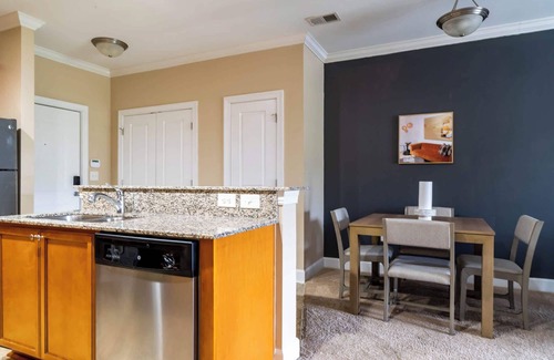 Greensboro Apartment | The Greensboro II Vibe 8746