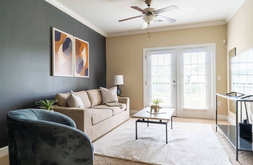 Greensboro Apartment | The Greensboro II Vibe 8746