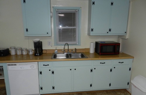 Wilson Creek Cottage | The Grey Cabin at Highland Hideaways