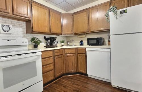 Killington House | The Grizz AC Pool Sauna Gym Near Resort