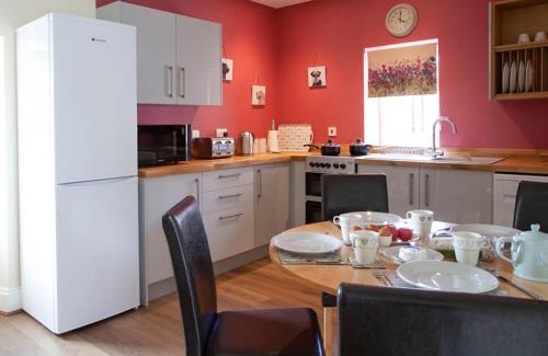 Mauchline House | The Grooms Cottage