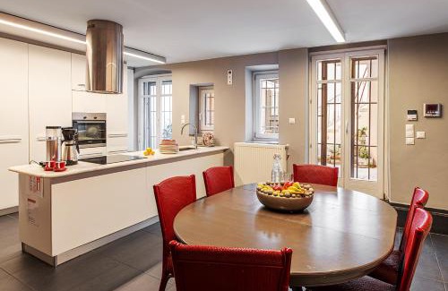 Plaka House | The Hadrian Wall - A Historic Acropolis Villa