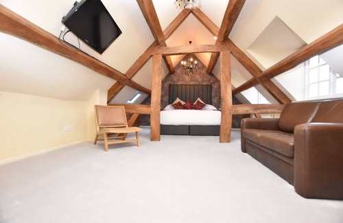 Halford Hotel | The Halford Bridge Inn