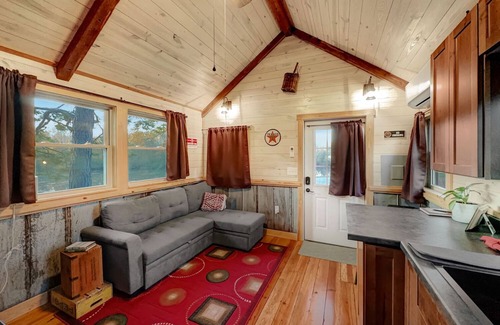 Olin Cabin | The 'Happy Go Fishing Cabin' at the Park Place (on Parks Rd)
