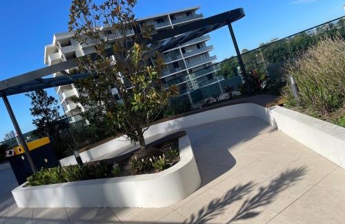 Homebush Apartment | The Happy Place - 2B2Bath 5min to ACCOR Stadium