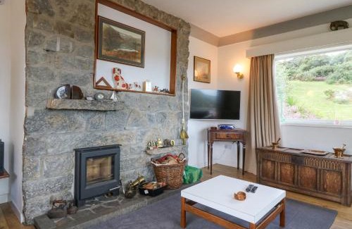 Llaneilian House | The Headland