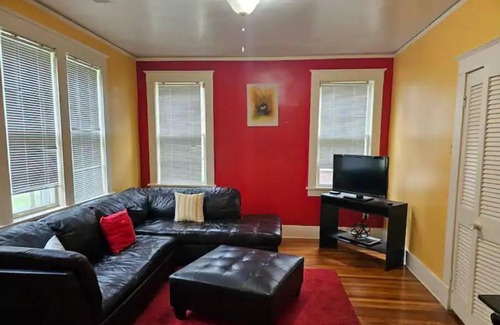 Cooper-Young Historic District Apartment | The HEART of Midtown of Central Gardens Historical District