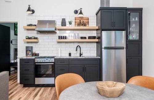 Hot Springs Cabin | The Hedgehog Cabin, Hot Tub, Mountaintop