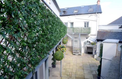 Westport Apartment | The Helm Apartments B&B