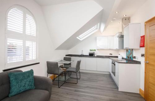 York Apartment | The Hideaway At The Lawrence Apartments