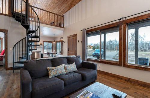 Clawson House | The Hideaway Cabin- Fast Track To Targhee
