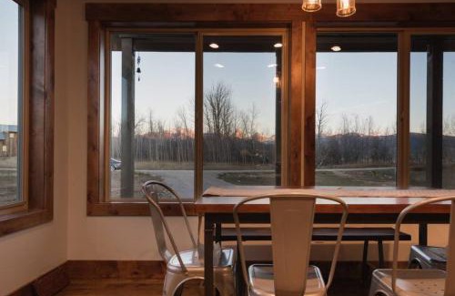 Clawson House | The Hideaway Cabin- Fast Track To Targhee