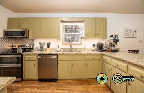 Basye Cabin | The Hideaway - quiet comfort, close to Bryce & Basye