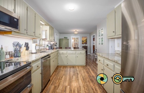 Basye Cabin | The Hideaway - quiet comfort, close to Bryce & Basye