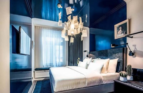 Burgwallen Nieuwe Zijde Hotel | The Highlander