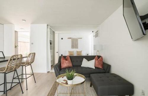 Mission Hills House | The Hillside Hideaway Mid Century Big Terrace