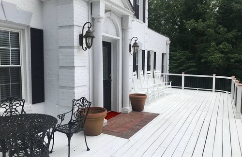 Warm Springs House | The historic Art Deco Hardaway Cottage can host your special event or vacation.