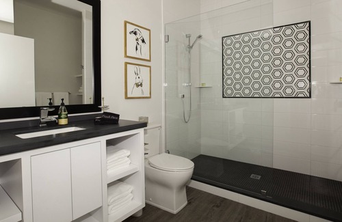 River District Apartment | The Hive