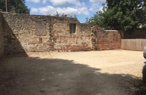 Midsomer Norton House | The Hole in the Wall, Midsomer Norton, Nr Bath & Longleat