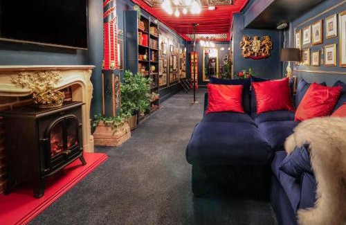 Treffynnon Apartment | The Hollow