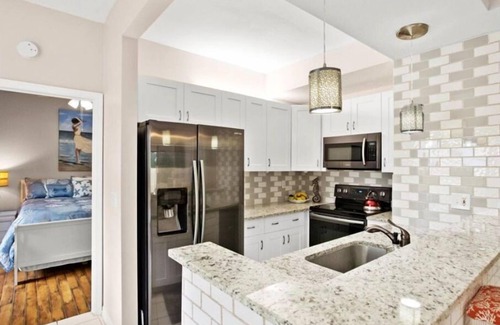 Bella Vista Condo | The Horizon Hideaway Walk To The Beach!