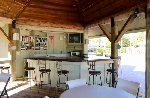 Bella Vista Condo | The Horizon Hideaway Walk To The Beach!