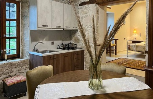 Sarkhos House | The House In The Country