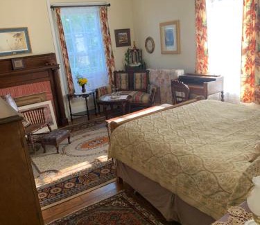 Niagara-on-the-Lake Bed & Breakfast | The House of Elsie Bed and Breakfast