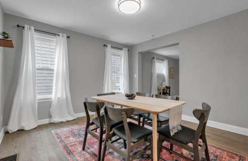 Westgate House | The Huron Charmer-4 BD and Yard