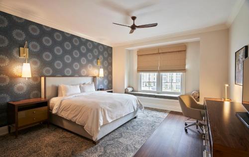 Prairie Village Hotel | The Inn at Meadowbrook