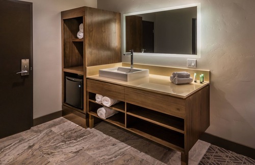 Gold Mountain Hotel | The Inn at Nakoma