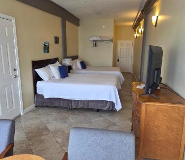 Lubec Hotel | The Inn on the Wharf