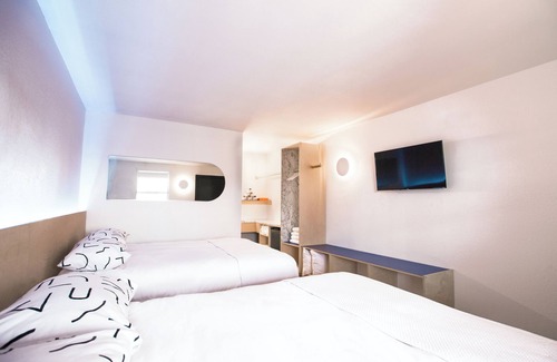 Berry Hill Hotel | The Iris Motel - Queen Room