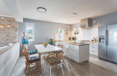 Bol Apartment | The Island Place, Bol - stunning views spacious seaside apartment