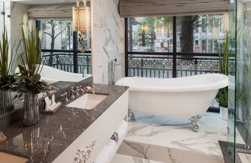 Charlotte Center City Hotel | The Ivey's Hotel