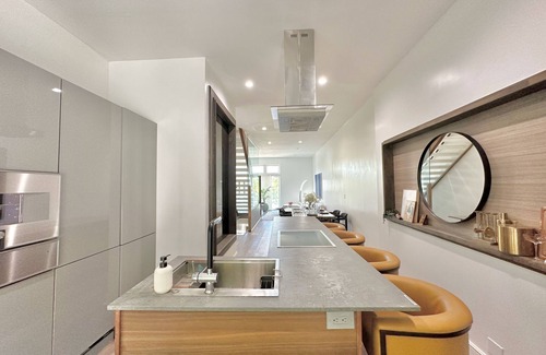 South Side Slopes Apartment | The Josephine Villa by Luxe PGH