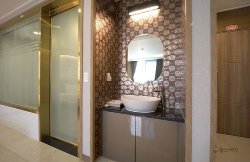 Yeonje-Gu Hotel | The King Hotel