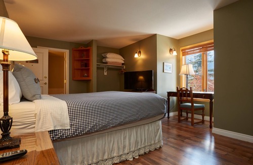 Canmore Bed & Breakfast | The Lady MacDonald Country Inn