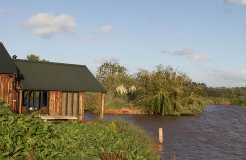 Westcott Ski Chalet | The Lake House @ Langford Court