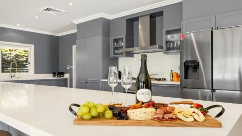 Pokolbin House | The Lake House - The Vintage