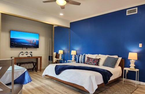El Lago Bed & Breakfast | The Lakehouse on Clear Lake