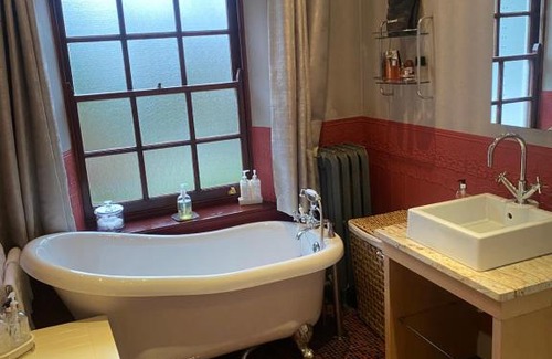 St. Fagans Bed & Breakfast | The Laurels Bed and Breakfast