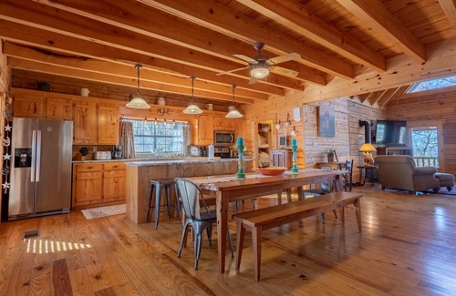 Table Rock House | The Lazy K 3 Bedroom Cabin by RedAwning