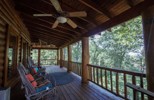 Table Rock House | The Lazy K 3 Bedroom Cabin by RedAwning